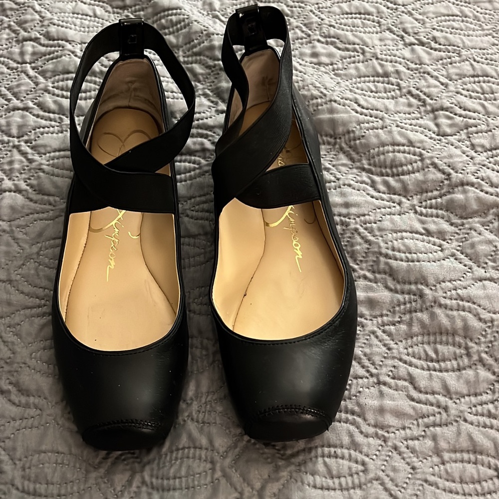 Black ballet flats